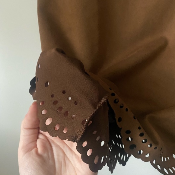 Faux suede sleeveless blouse - Banana Republic - Picture 9 of 10